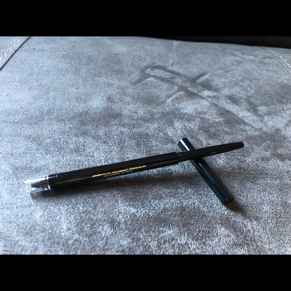 Kristofer Buckle Graphic Line Gel Eyeliner - Picture 6 of 6